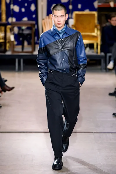 Look 12